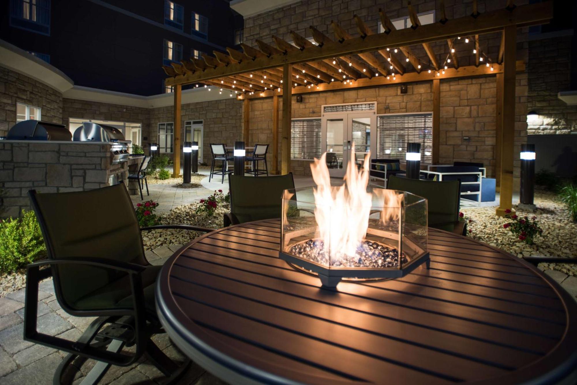 Hilton Garden Inn Atlanta Airport North College Park Exterior foto